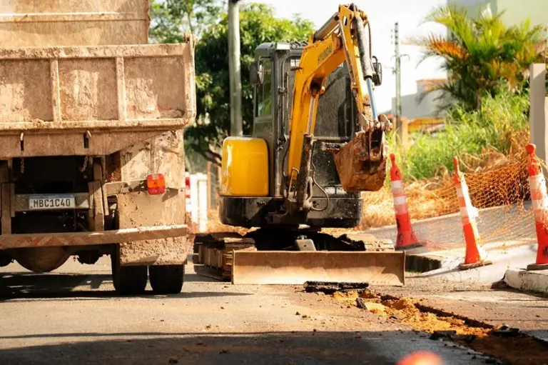 Corsan realiza 36 frentes de obras e ações em seis municípios da Serra nesta semana - Studio TV