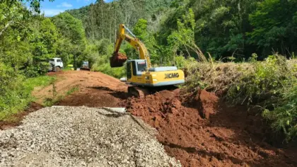 Desvio entre São Caetano e ERS-437 passa por manutenção em Vila Flores após danos causados pelas chuvas - Studio TV