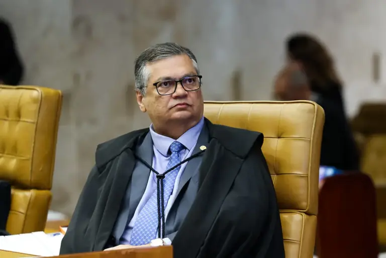 Dino determina investigação da PF sobre suspeita de interferência estrangeira nas eleições - Studio TV