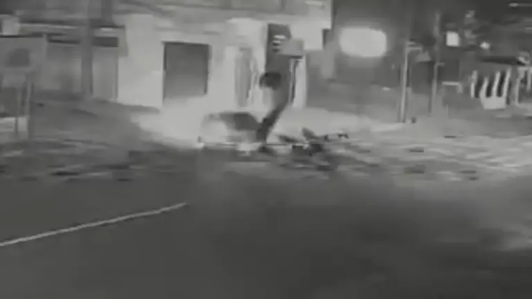 Entregador de pizza fica em coma após ser atingido por carro; motorista abandonou o local do acidente no RS - Studio TV