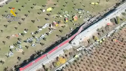 Espanha decreta três dias de luto após colisão de trens deixar ao menos 68 mortos - Studio TV
