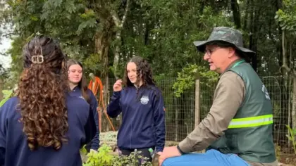 Estudantes de Nova Prata visitam Viveiro Municipal em atividade sobre jardim sensorial - Studio TV