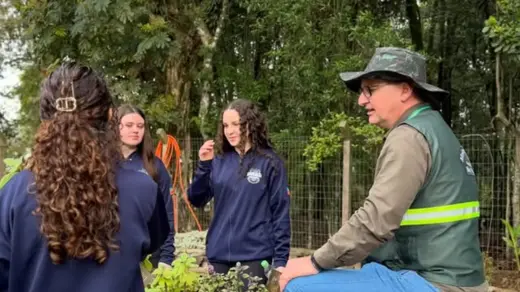 Estudantes de Nova Prata visitam Viveiro Municipal em atividade sobre jardim sensorial - Studio TV