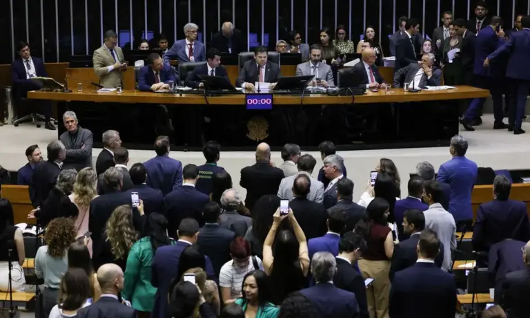 Fim da escala 6x1: Senado marca votação para quarta-feira (14); veja o que pode mudar - Studio TV