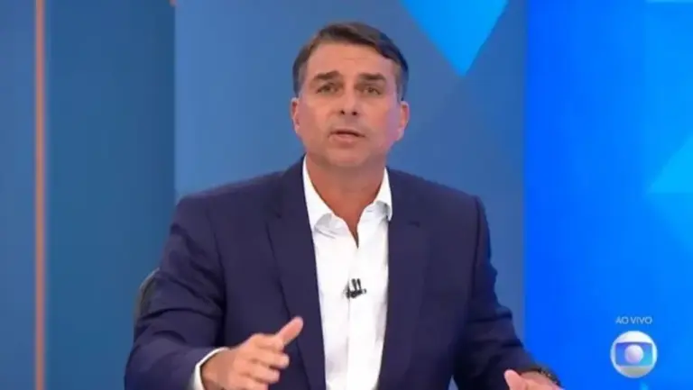 Flávio Bolsonaro anuncia que não participará de debate da Globo nesta quinta-feira - Studio TV