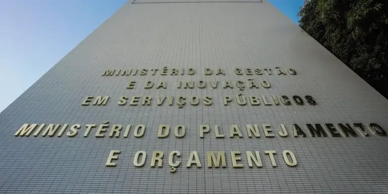 Governo autoriza R$ 5,2 bilhões para assistência social, saúde e outras áreas - Studio TV