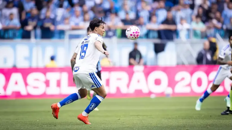 Grêmio sofre goleada do Cruzeiro na Arena e segue na zona de rebaixamento do Brasileirão - Studio TV