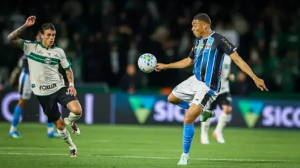 Grêmio vence Coritiba com gol nos acréscimos e encerra jejum no Brasileirão - Studio TV