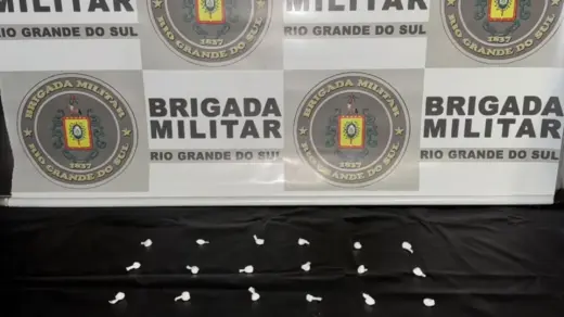 Homem de 23 anos é preso com 33 porções de cocaína em Bento Gonçalves - Studio TV