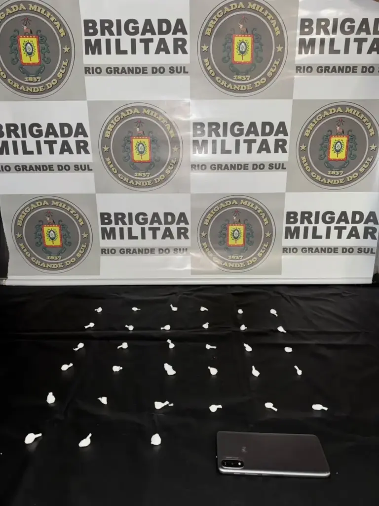 Homem de 23 anos é preso com 33 porções de cocaína em Bento Gonçalves - Studio TV