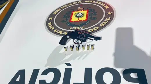 Homem é preso após disparar arma de fogo pela janela de carro em São Marcos - Studio TV