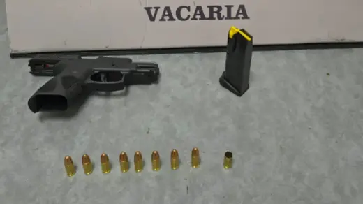 Homem é preso após disparo de arma de fogo no bairro Kennedy, em Vacaria - Studio TV