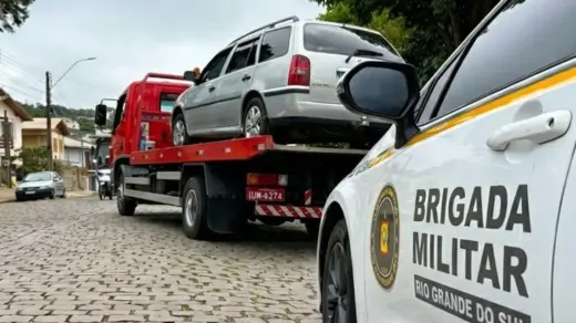 Homem é preso com 3,4 kg de maconha após entrega a adolescentes em São Marcos - Studio TV