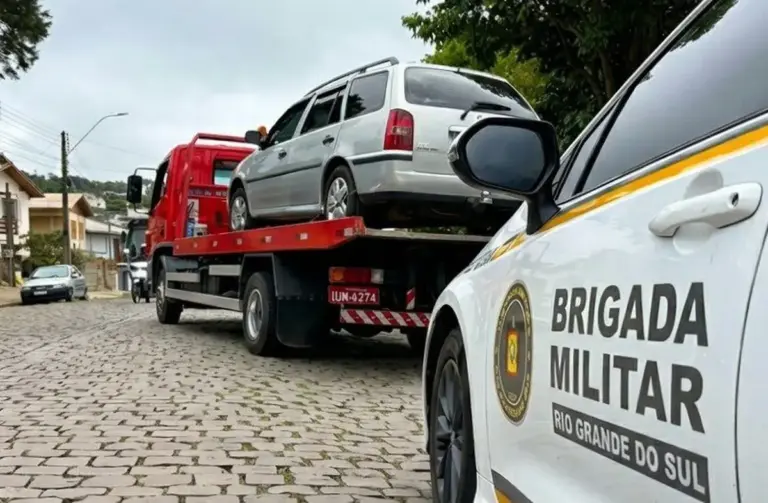 Homem é preso com 3,4 kg de maconha após entrega a adolescentes em São Marcos - Studio TV