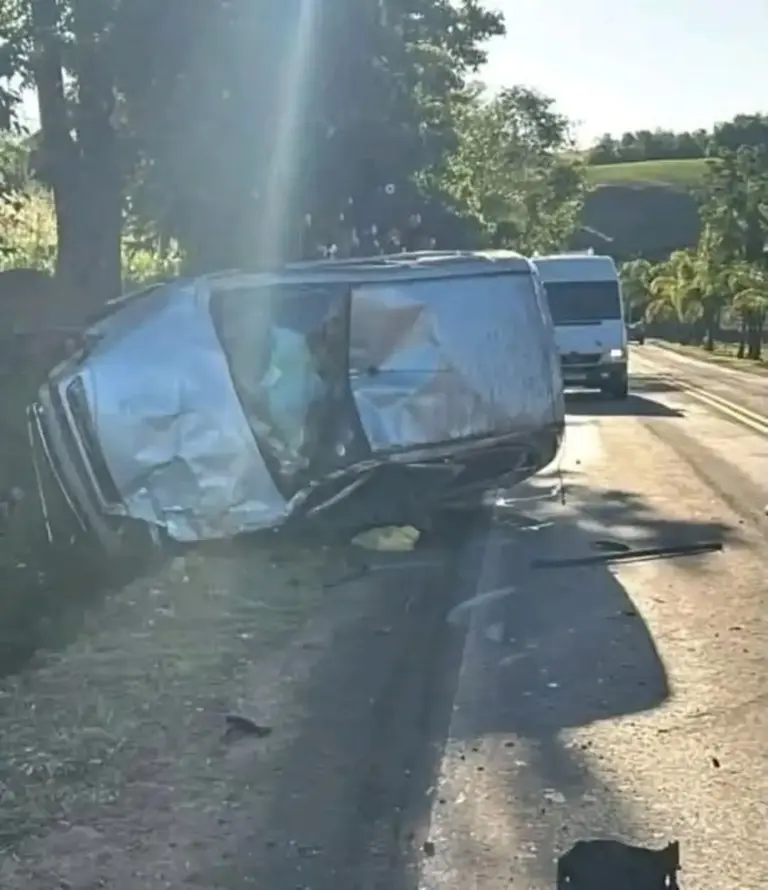 Homem morre após ser arremessado de veículo em capotamento em Nova Candelária - Studio TV