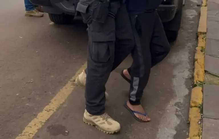 Homem suspeito de assediar menina de 12 anos pela internet é preso em São Borja - Studio TV