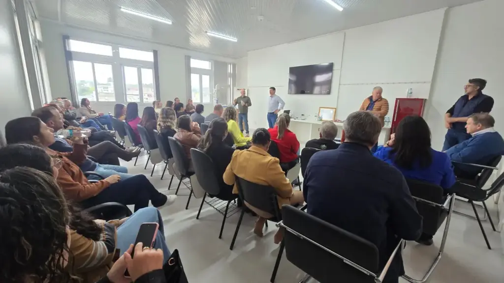 Visita de prefeitos e lideranças ao Hospital São João Batista em Nova Prata — foto 6, Sonia Reginato/HSJB