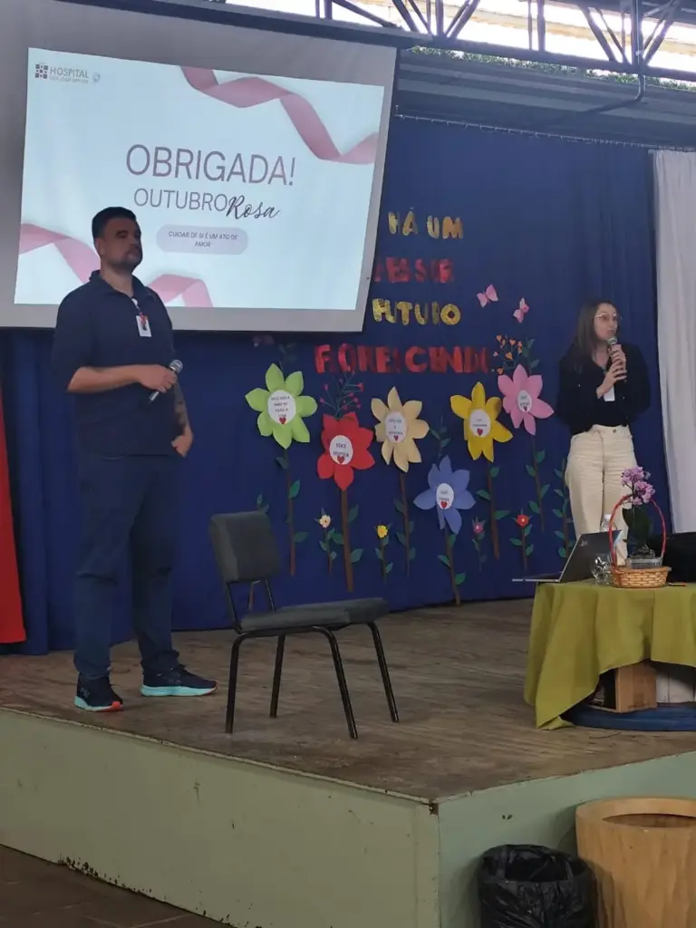 Profissionais apresentam palestra de conscientização do Outubro Rosa