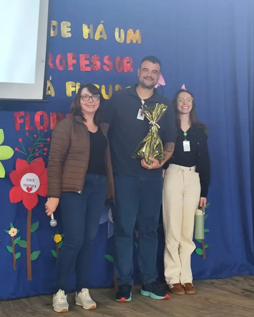 Registro do encontro promovido pelo HSJB em escola