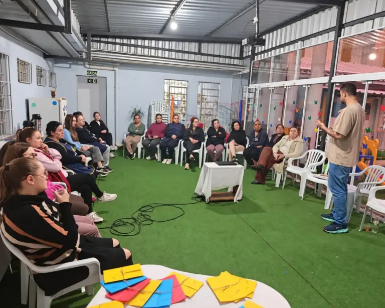 HSJB leva orientações sobre prevenção e exames de imagem à equipe de escola em Nova Prata - Studio TV