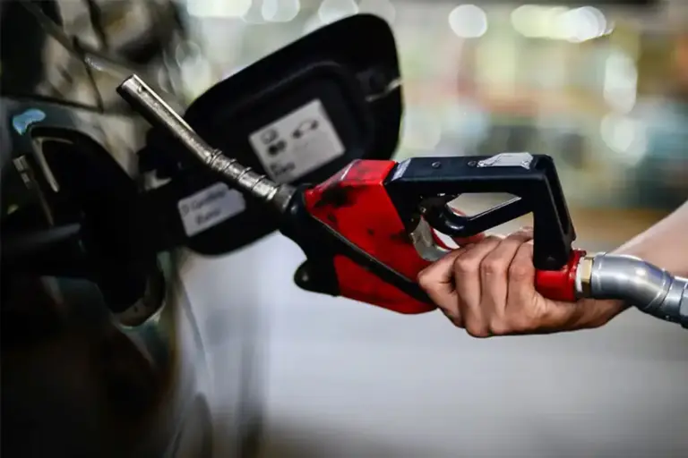 ICMS da gasolina, diesel e gás de cozinha sobe em fevereiro de 2027 - Studio TV