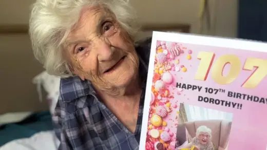 Idosa de 107 anos revela hábito de comer bacon, ovos e balas de goma e valoriza a família - Studio TV