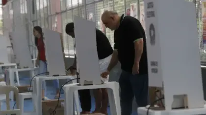 Idosos com mais de 80 anos têm prioridade absoluta para votar neste domingo - Studio TV
