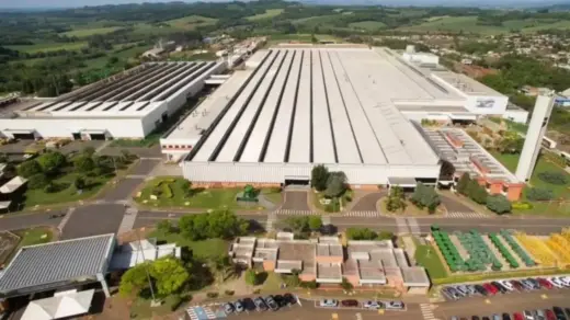 John Deere propõe banco de horas para evitar demissão de 150 trabalhadores em Horizontina - Studio TV