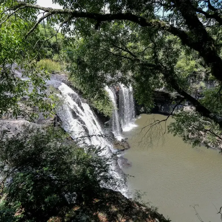 Jovem de 22 anos é socorrido após afogamento em cascata de São Marcos - Studio TV