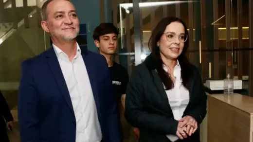 Juliana Brizola vota em Porto Alegre e destaca respeito ao resultado das urnas - Studio TV