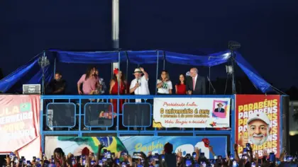 Presidente Luiz Inácio Lula da Silva em encontro com apoiadores