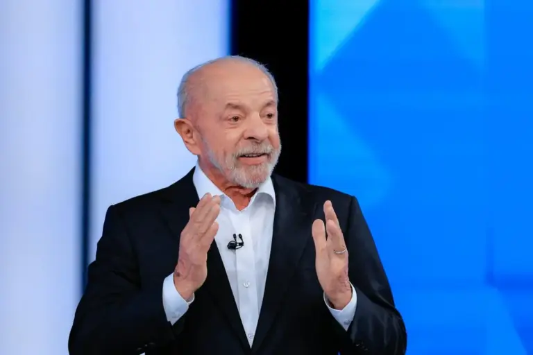 Lula pede cautela a ministros ao tratar da saída de Flávio Bolsonaro, diz jornal - Studio TV