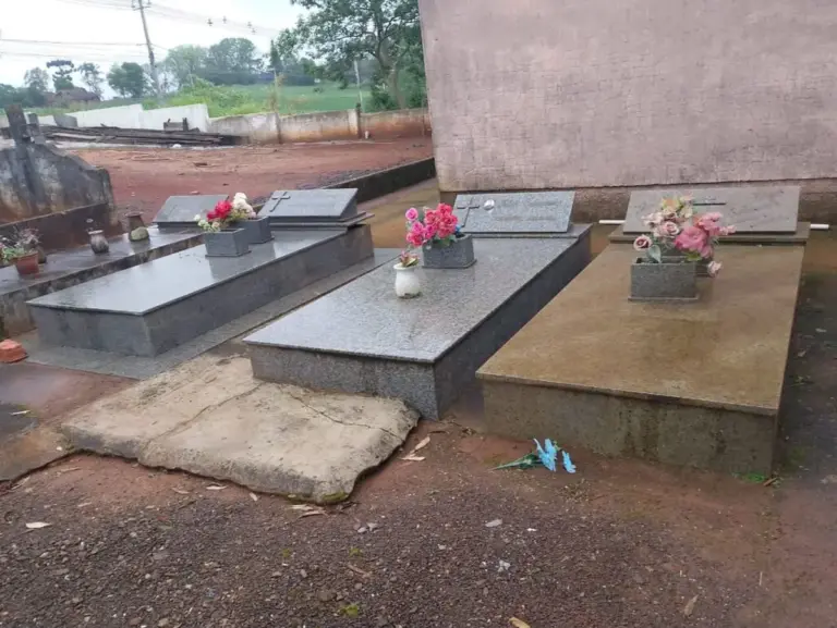 Mais de 20 túmulos são depredados em cemitério no interior de Estrela - Studio TV