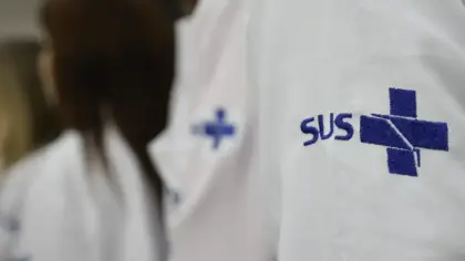 Mais Médicos Especialistas abre 224 vagas imediatas e inscrições seguem até 29 de outubro - Studio TV