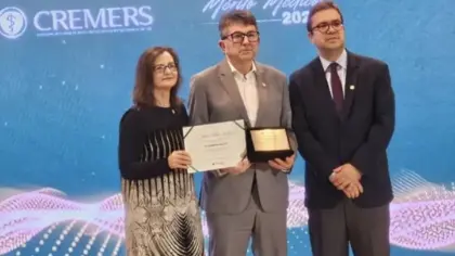 Médico e ex-prefeito de Veranópolis Waldemar De Carli recebe Troféu Mérito Médico 2026 - Studio TV