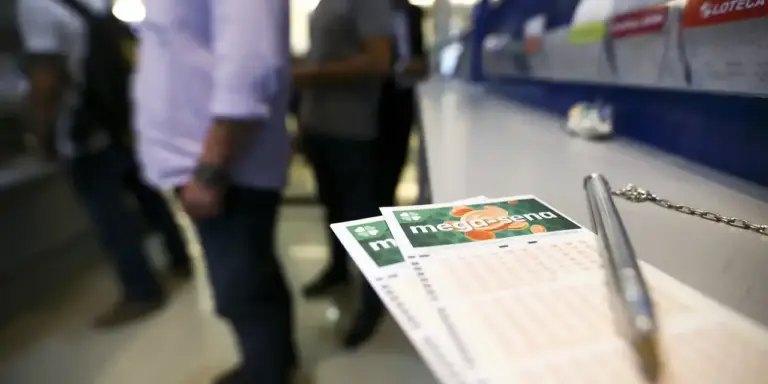 Mega-Sena sorteia prêmio acumulado de R$ 230 milhões neste sábado - Studio TV