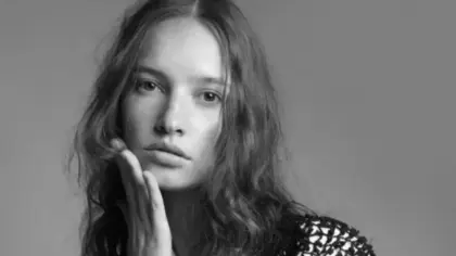 Modelo brasileira descoberta enquanto trabalhava em posto de gasolina morre aos 32 anos - Studio TV