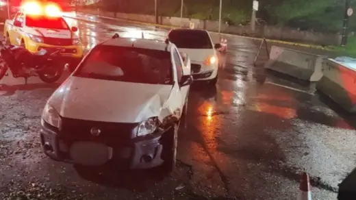 Motociclista de 28 anos fica ferido após colisão com camioneta na ERS-122, em Caxias do Sul - Studio TV
