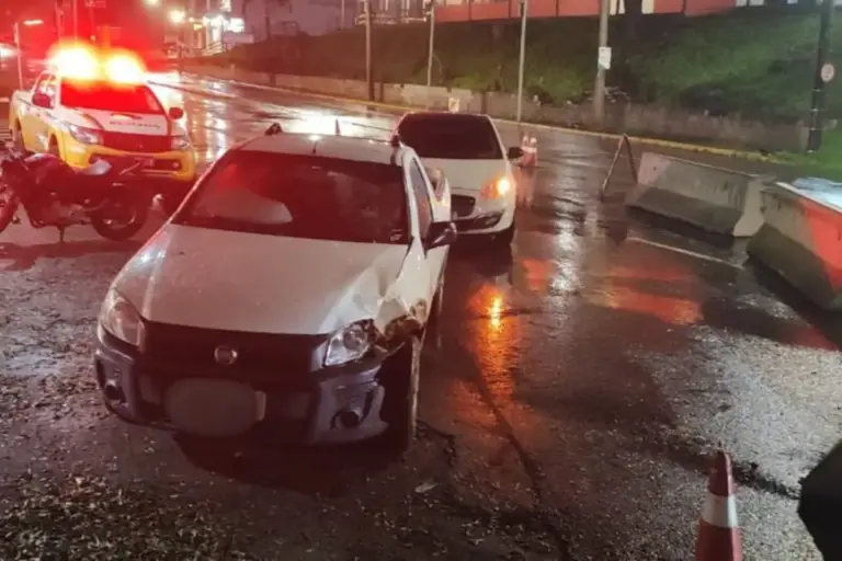 Motociclista de 28 anos fica ferido após colisão com camioneta na ERS-122, em Caxias do Sul - Studio TV