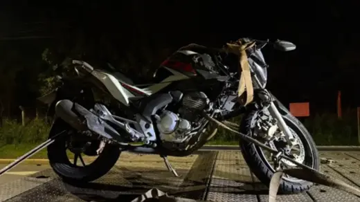 Motociclista de 40 anos morre após bater contra pilar de concreto no RS - Studio TV