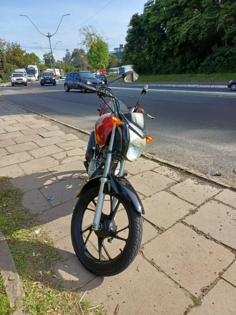 Motociclista fica ferido após colisão com carro na BR-470, em Bento Gonçalves - Studio TV