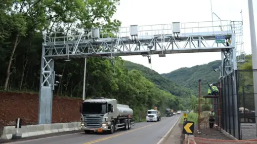 Motoristas têm até 16 de novembro para pagar free flow e evitar multas no RS - Studio TV