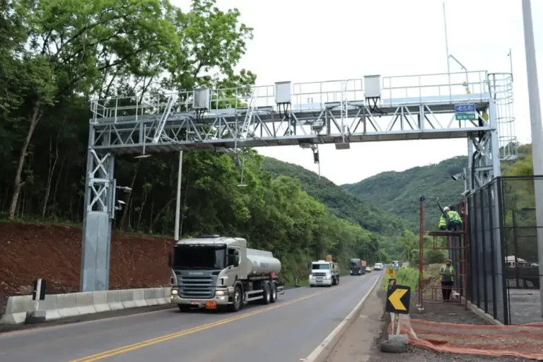 Motoristas têm até 16 de novembro para pagar free flow e evitar multas no RS - Studio TV