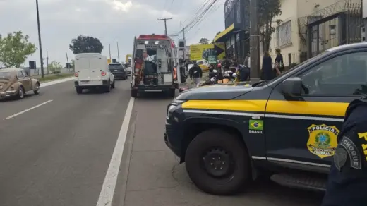 PRF e equipe de socorro atendem atropelamento na BR-116 em Caxias do Sul