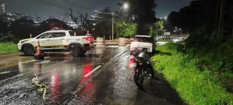 Mulher morre e filha adolescente fica gravemente ferida em acidente de moto em Caxias do Sul - Studio TV