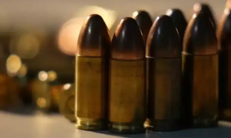 Munições compradas pelo Exército são encontradas com criminosos ligados ao Comando Vermelho - Studio TV