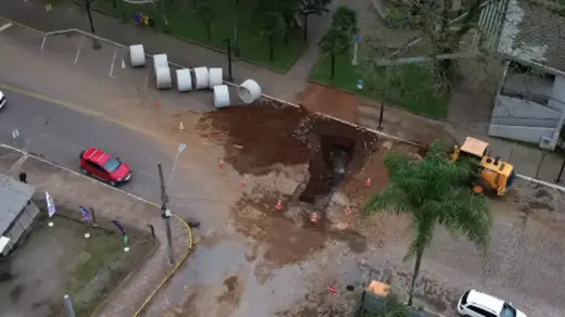 Nova Bassano realiza troca de tubulação após vazamento na rede da Corsan - Studio TV