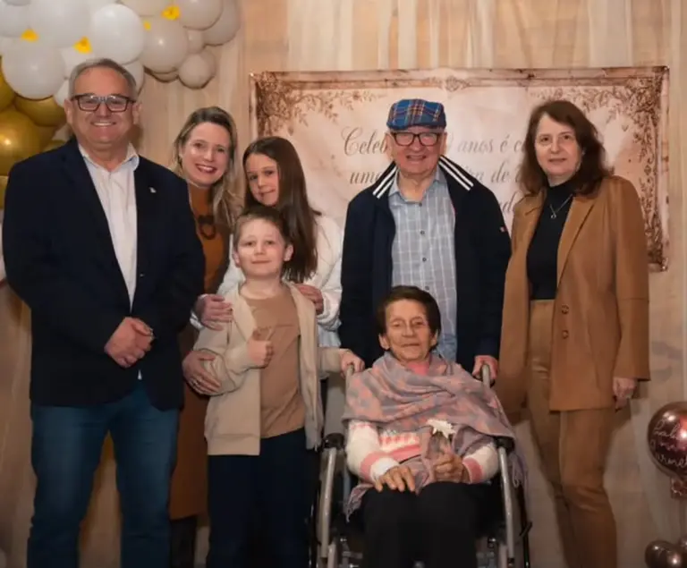 Nova Prata celebra os 100 anos de Carmela Fossatti Martins em encontro que reúne duas centenárias - Studio TV