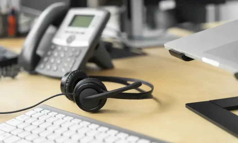 Novas regras do SAC exigem atendimento humano, retorno de ligações em cinco minutos e cancelamento facilitado - Studio TV