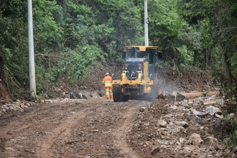 Obras avançam em travessão que ligará as rodovias ERS-359 e ERS-355 em Veranópolis - Studio TV
